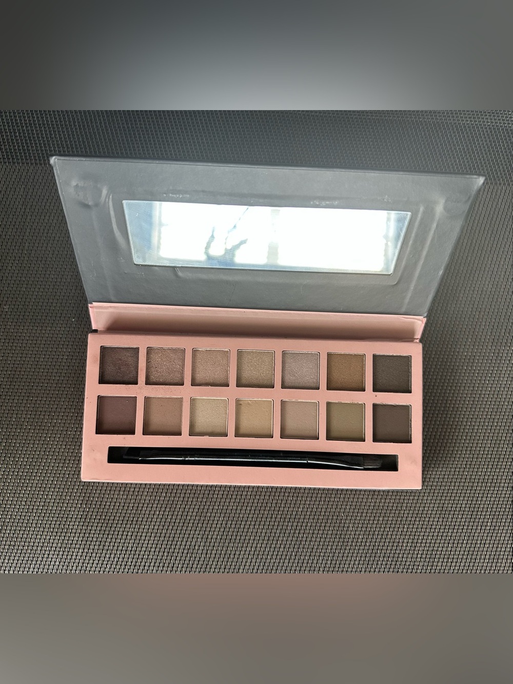 Neutral Eyeshadow Palette - 14 Shade Nude & Brown Collection